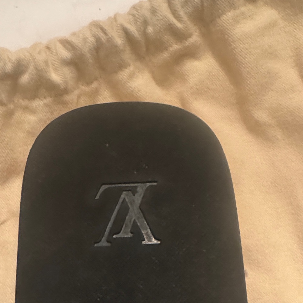 Louis Vuitton Monogram Black and White Sandals - Picture 13 of 13
